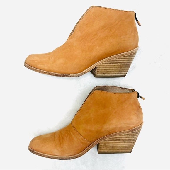 EILEEN FISHER Tan Leather Nelson Split Front Ankle Boots Bootie Womens Size 6 - Picture 7 of 13